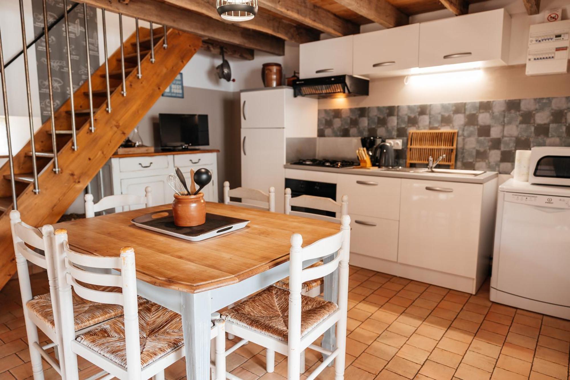Vila Le Logis Du Prieure Les Châtelliers-Châteaumur Exteriér fotografie